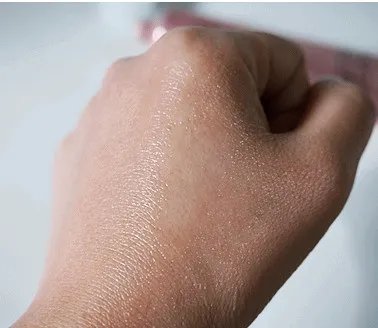 age20s粉底好还是赫拉气垫好?