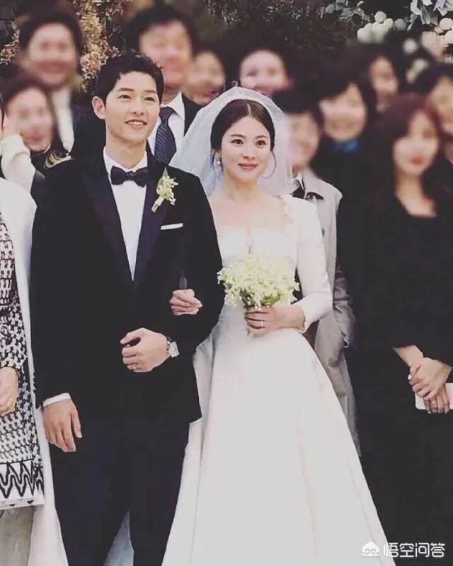 婚礼后宋仲基宋慧乔人气急剧下降，你怎么看待明星炒婚现象？