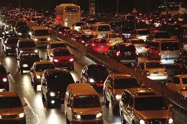 男子碰瓷后终被判全责，为什么碰瓷不能算诈骗罪？