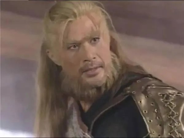 扮演圣诞老人,“鳌拜”妥妥的实力派,你怎么看?