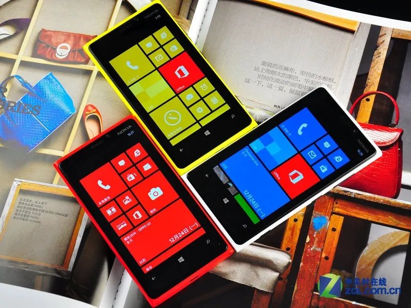 WP8炫彩魅力诱惑 三色诺基亚920真机图赏
