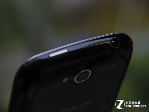 大容量电池+流线外观 VINUS VS8000评测