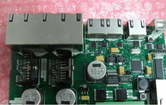 贴片LED是贴于线路板表面的吗？