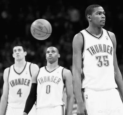 科里森成为雷霆队史首位退役球衣的队员，杜兰特的35号球衣也会在雷霆退役吗？