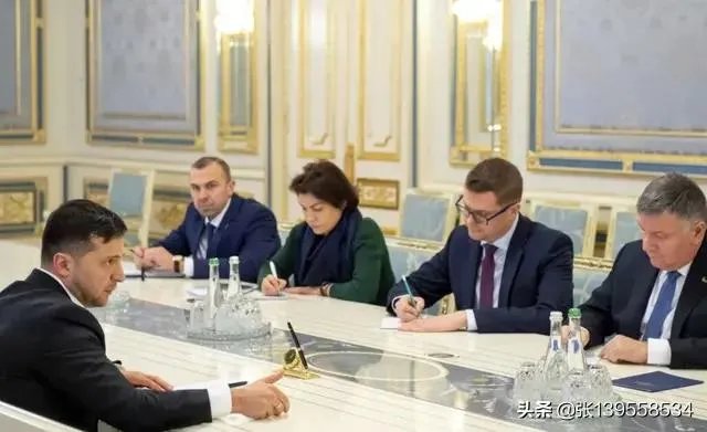 怎么看待乌克兰总统泽连斯基驳回总理贡恰鲁克辞呈?