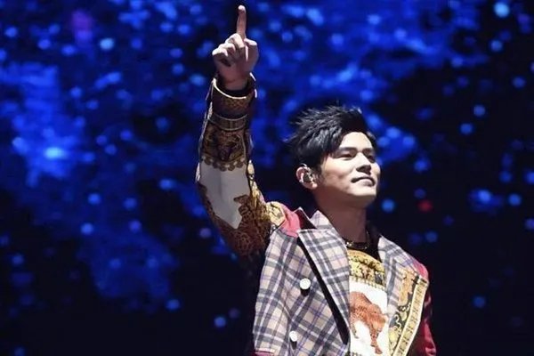 周杰伦新歌前奏抄袭?乐坛鼎鼎有名的周董也开始飘了吗?