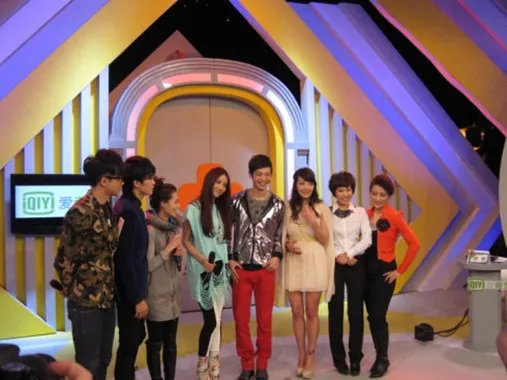 辰亦儒主持的节目《健康相对论》 与柳岩主持节目遭调侃