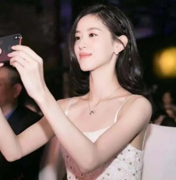 网友都说章泽天是人间清醒,为何会给她这样的评价?