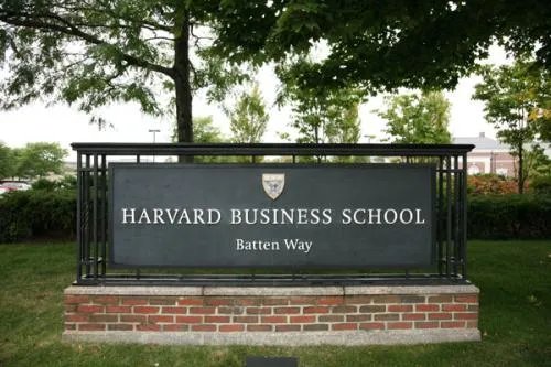 美国政府为什么会同意撤销留学生签证新规？