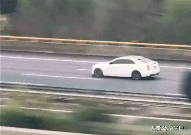 对于最近很火的凯迪拉克追高铁事件怎么看？