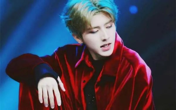 蔡徐坤为啥恋情不断?