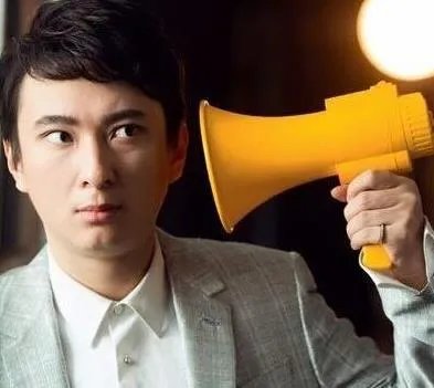 王思聪参加徐静蕾新片活动、被女大学生当场喊“老公”,你怎么看?