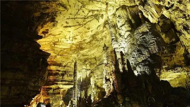 地下喀斯特地貌的溶洞有什么