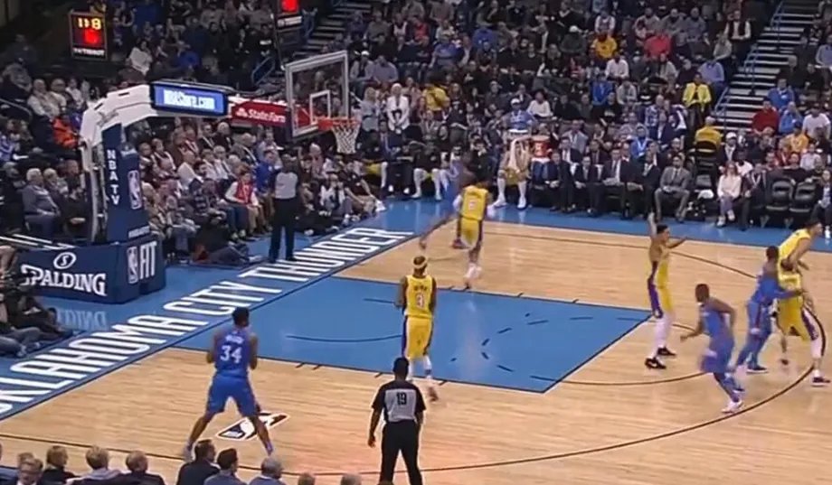 雷霆大胜湖人送其两连败是真的吗？