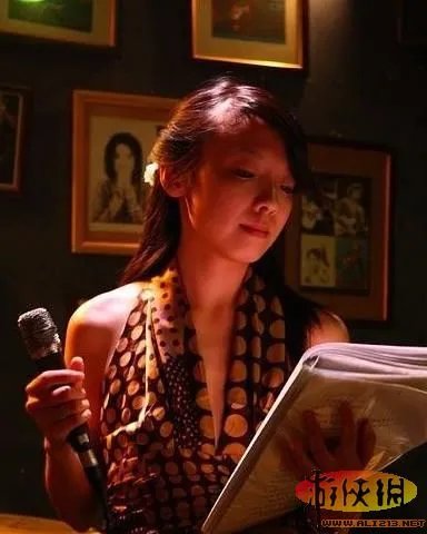 中国好声音“师太”王韵壹 美艳长发旧照曝光