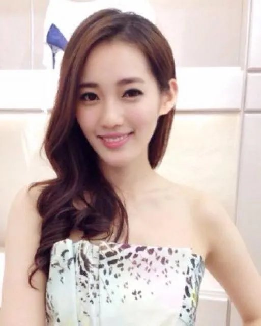 余文乐宣布和女友王棠云结婚是否出人意料?