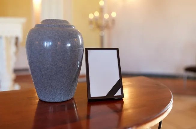 2021年11月骨灰下葬吉日 2021年11月最佳骨灰下葬黄道吉日