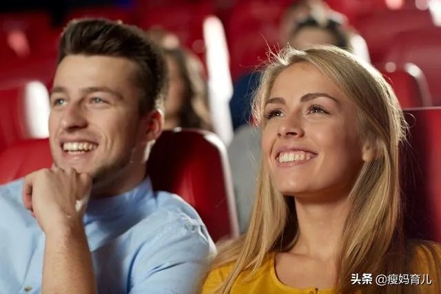 儿子和对象要去看电影,作为妈妈,也好久没有看过电影了,想跟着一起去看合适吗?