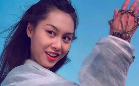 如今周星驰谈到朱茵,总是落下泪来,你怎么看待周星驰和朱茵的感情?