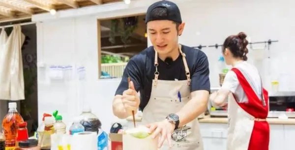 黄晓明的“明学”是什么梗?