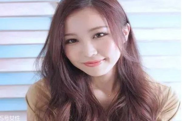 2019春夏发型趋势 2019年中长发流行发型女