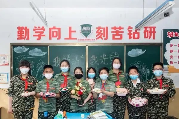 今秋开学起，劳动课正式升级为中小学独立课程，师资力量够吗？