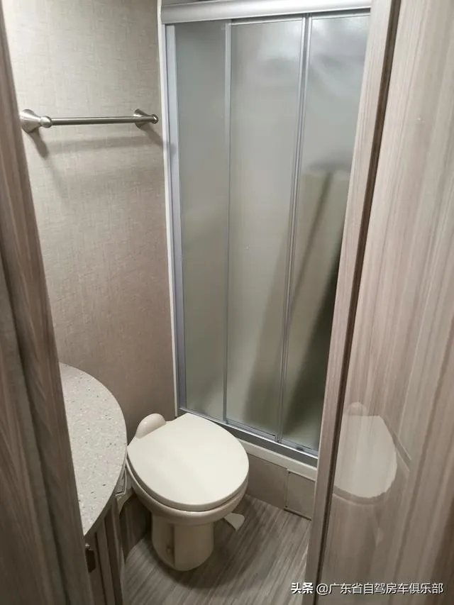 设计如下图片中所说的至简至小房车怎么样？国产它怎么样？