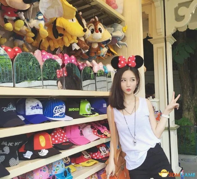 媒体揭网红赚钱之道 王思聪女友八个月卖出两亿多