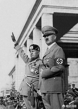 希特勒是怎么从一个下士变成帝国元首的？