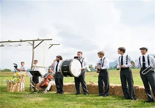 结婚适合的歌曲有哪些 2017年婚礼现场音乐推荐