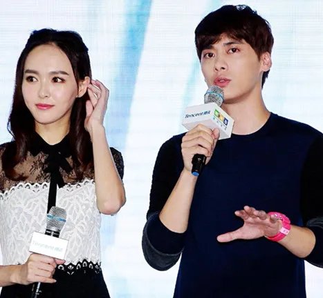 网传李易峰喜欢唐嫣的证据 各种情侣单品暴露其情侣关系