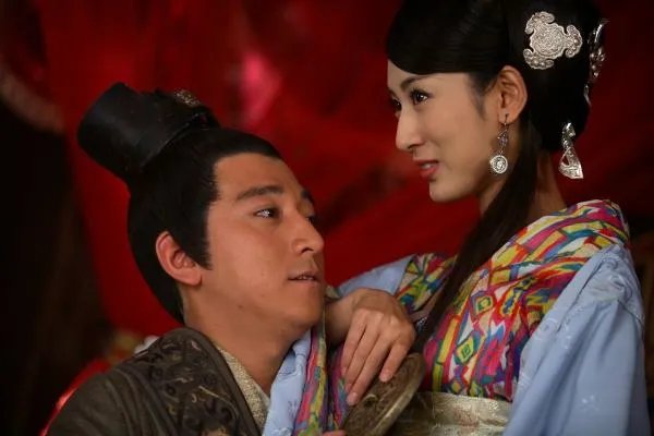 汉成帝的真爱到底是谁,为何说赵飞燕与赵合德加起来,都不如一个男人?