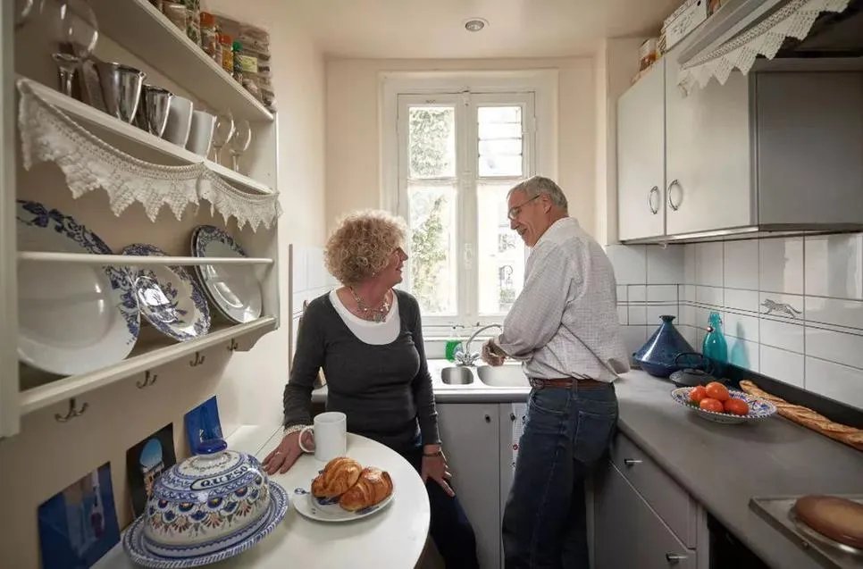 退休老夫妻周游80国，游猎、住城堡，过最酷养老生活！