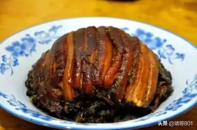 农村红白喜事都请客随礼的风俗是陋习吗?应不应该破除?