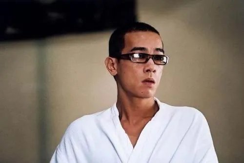 《古惑仔》和《鹿鼎记》哪一部才是陈小春的巅峰之作？