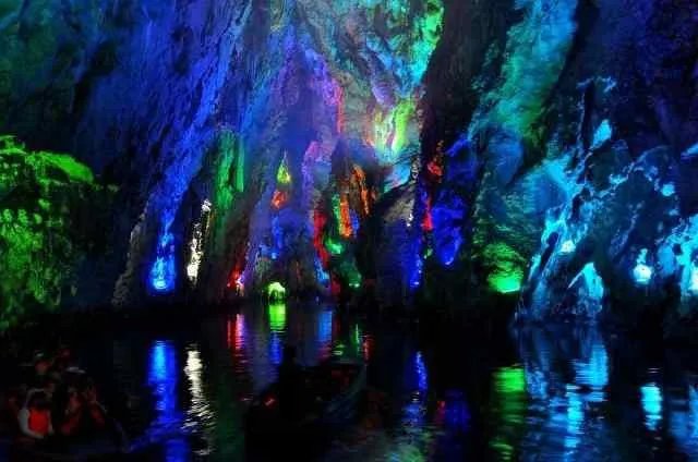 地下喀斯特地貌的溶洞有什么