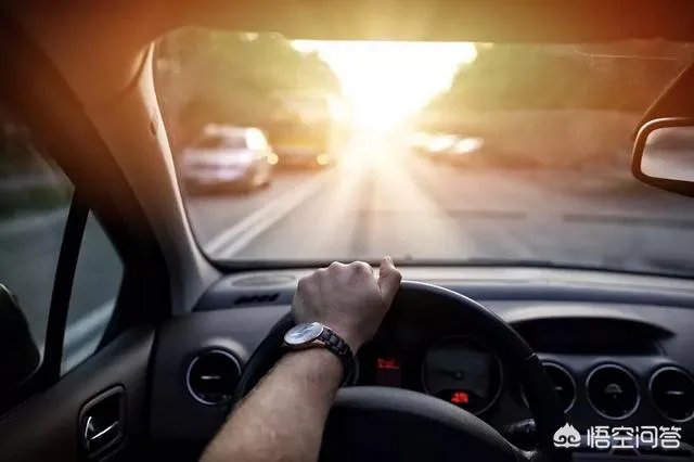 成都一劳斯莱斯撞死2名路人，检测暂未发现司机酒驾，对此你怎么看？