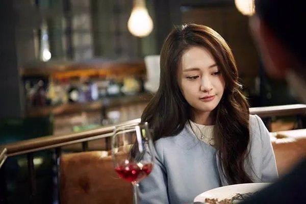 《女儿们的恋爱》中郑爽对张恒说“我们不应该是情侣”，她是要分手吗？