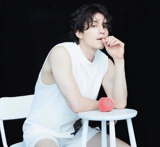 年近40的李栋旭,让人起鸡皮疙瘩的魔鬼身材,你爱了吗?