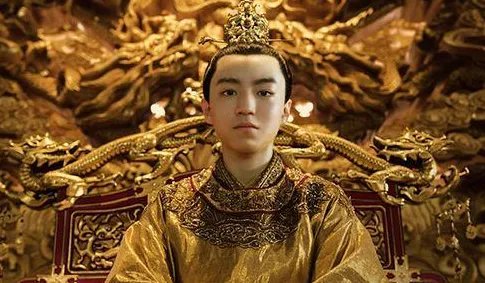 秦俊杰曝和杨紫公开恋情内幕是什么？