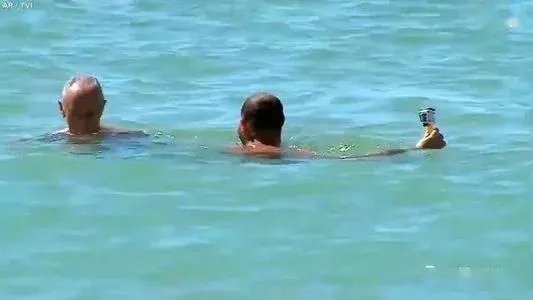 葡萄牙总统跳海救人，是否更值得表扬？