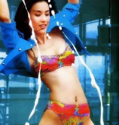 【图】黄圣依不雅照片曝光   粉红乳晕门事件照片流出