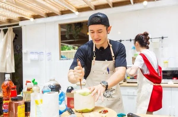 黄晓明的“明学”是什么梗?