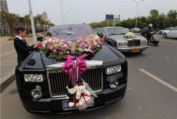 目前结婚用婚车都用什么车多呢 最适合做婚车的几款车