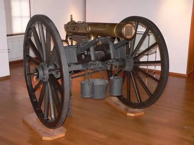 马克沁机枪对于后来的自动武器发展有多大的促进作用?