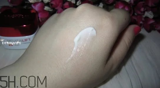 欧莱雅复颜抗皱日霜好不好?欧莱雅复颜抗皱日霜怎么样?