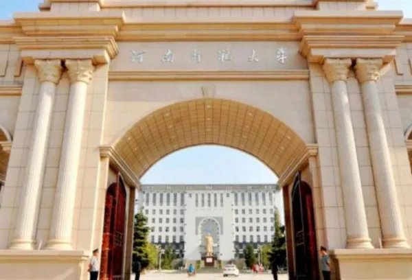 高校发卫生纸，27年只发女生，为何学校只发女生？