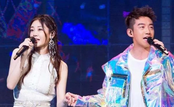 叫婆婆过时了,苗苗对郑凯妈妈是怎么称呼的?