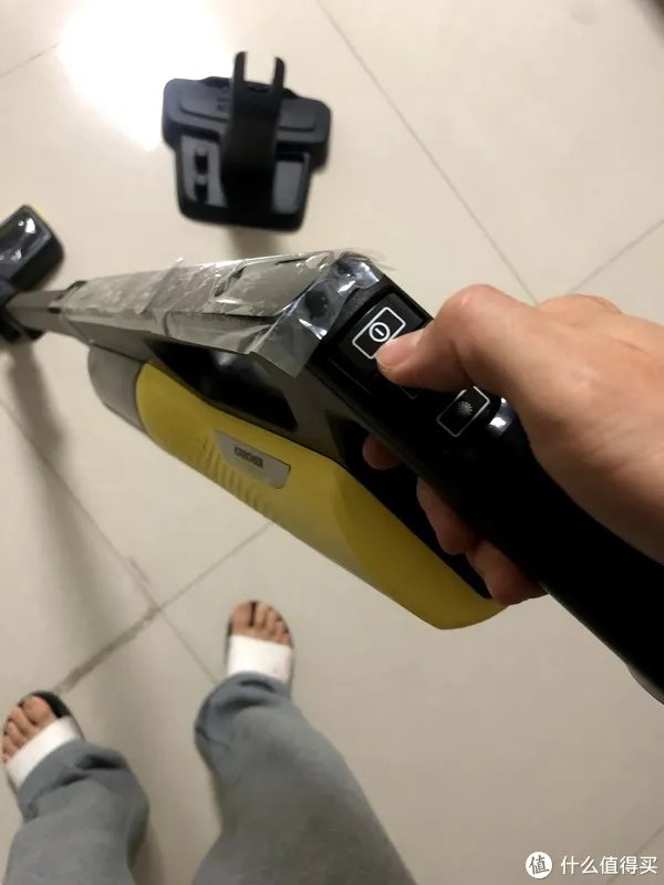 无线吸尘器入门好选择 500块买个德国的吸尘器的优缺点 KARCHER