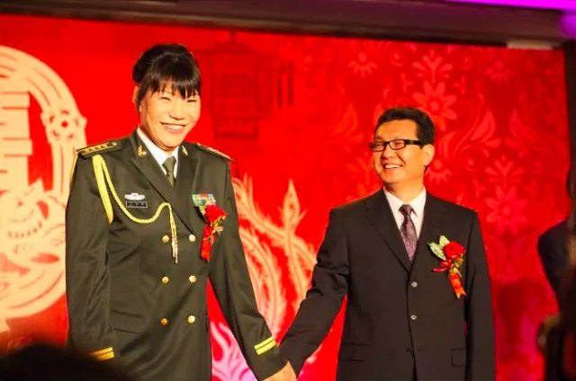 与丈夫结婚9年未要孩子，2米06郑海霞生活幸福，近况如何？